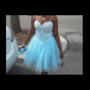 Beautiful strapless short formal gown!